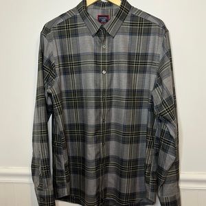 UNTUCKit long sleeved button-up